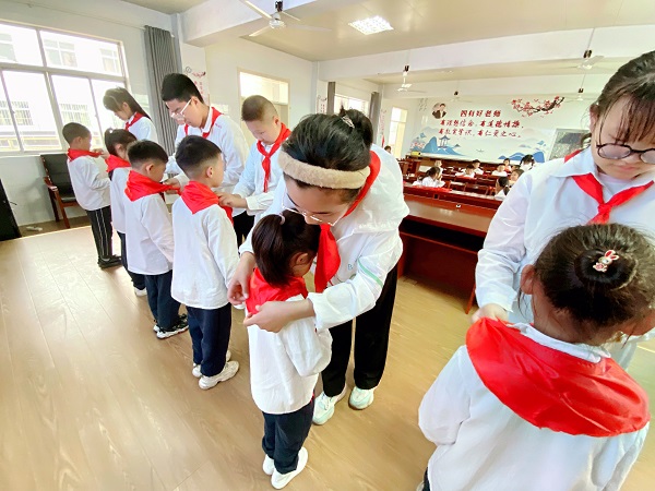 【乡村少年宫】点亮六一