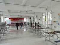 膳食委员会家长陪餐，共筑校园食品安全防线